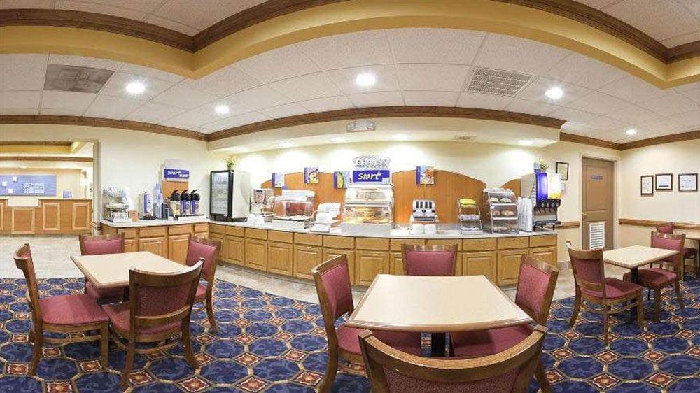Holiday Inn Express Hotel & Suites Byron By Ihg Екстер'єр фото