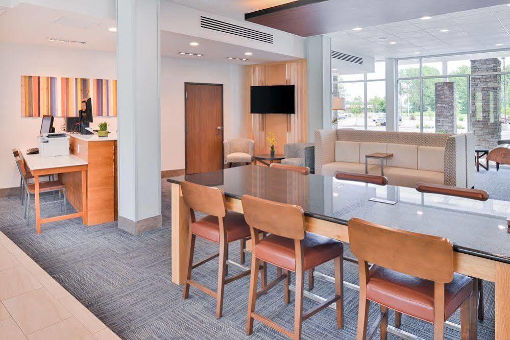 Holiday Inn Express Hotel & Suites Byron By Ihg Екстер'єр фото