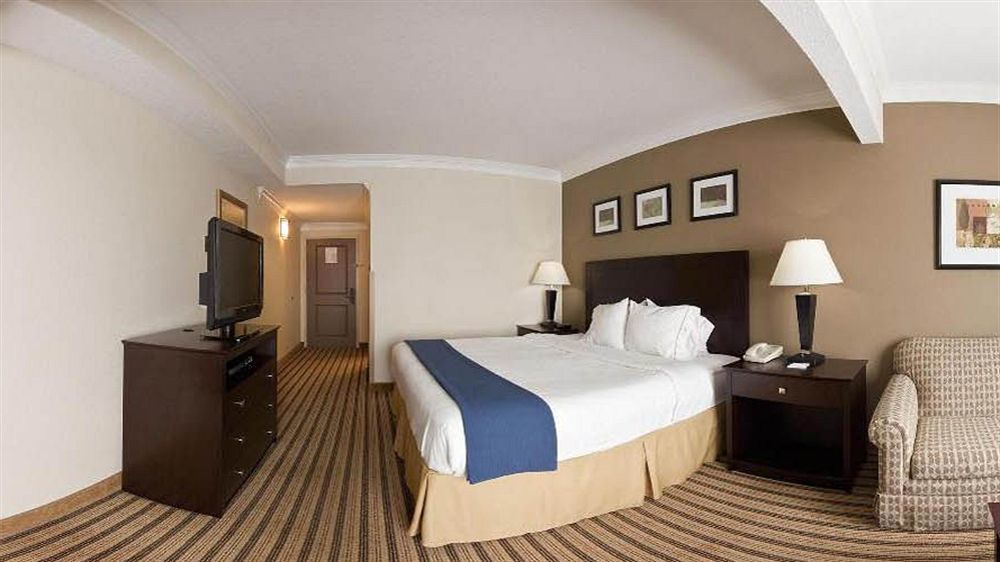 Holiday Inn Express Hotel & Suites Byron By Ihg Екстер'єр фото