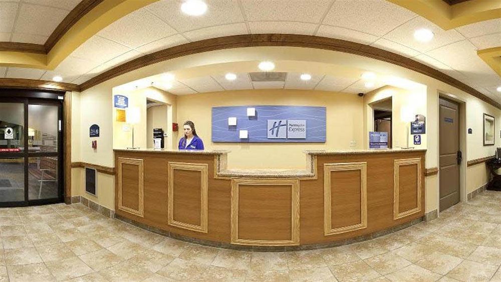 Holiday Inn Express Hotel & Suites Byron By Ihg Екстер'єр фото