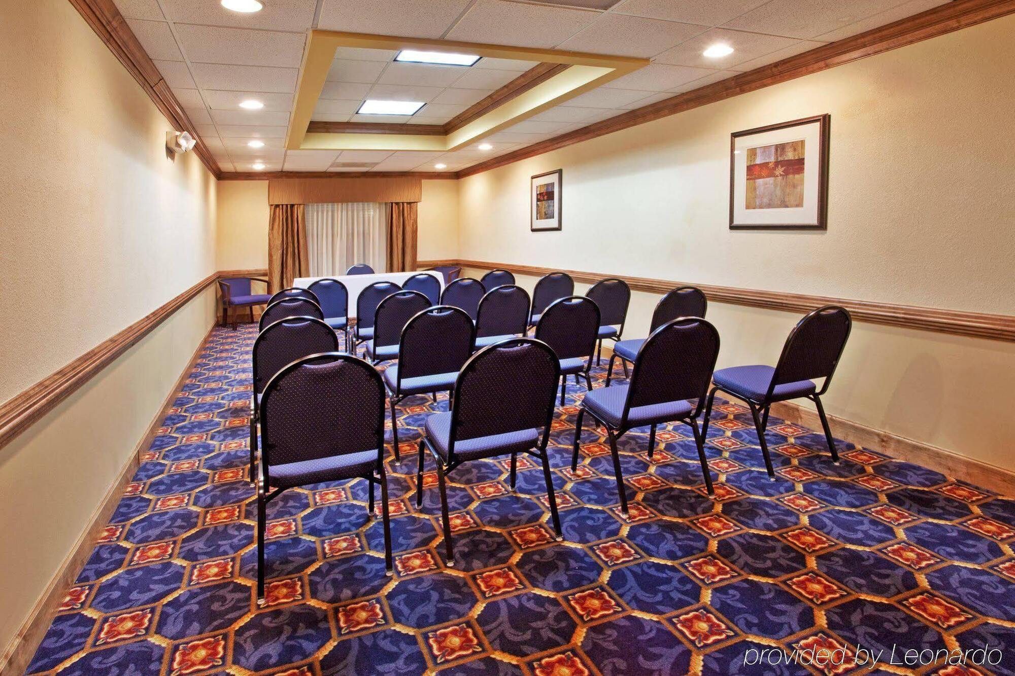 Holiday Inn Express Hotel & Suites Byron By Ihg Екстер'єр фото