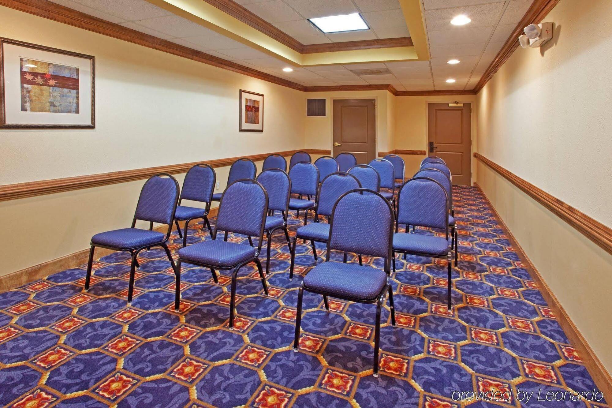 Holiday Inn Express Hotel & Suites Byron By Ihg Екстер'єр фото